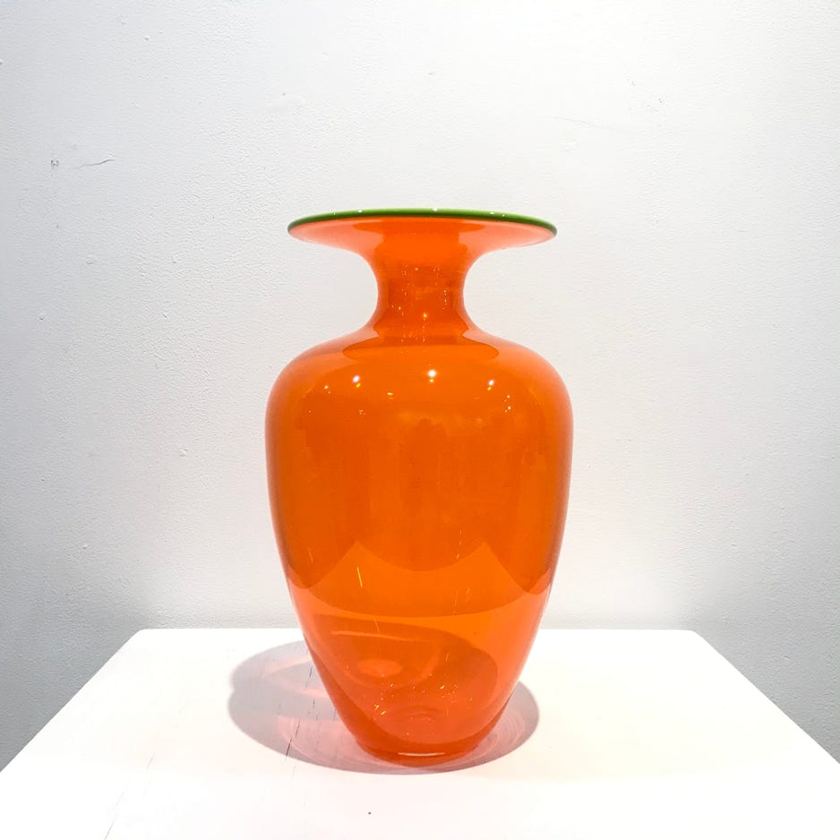 nicholas-kekic-medium-orange-classic-vase-2019-blown-glass