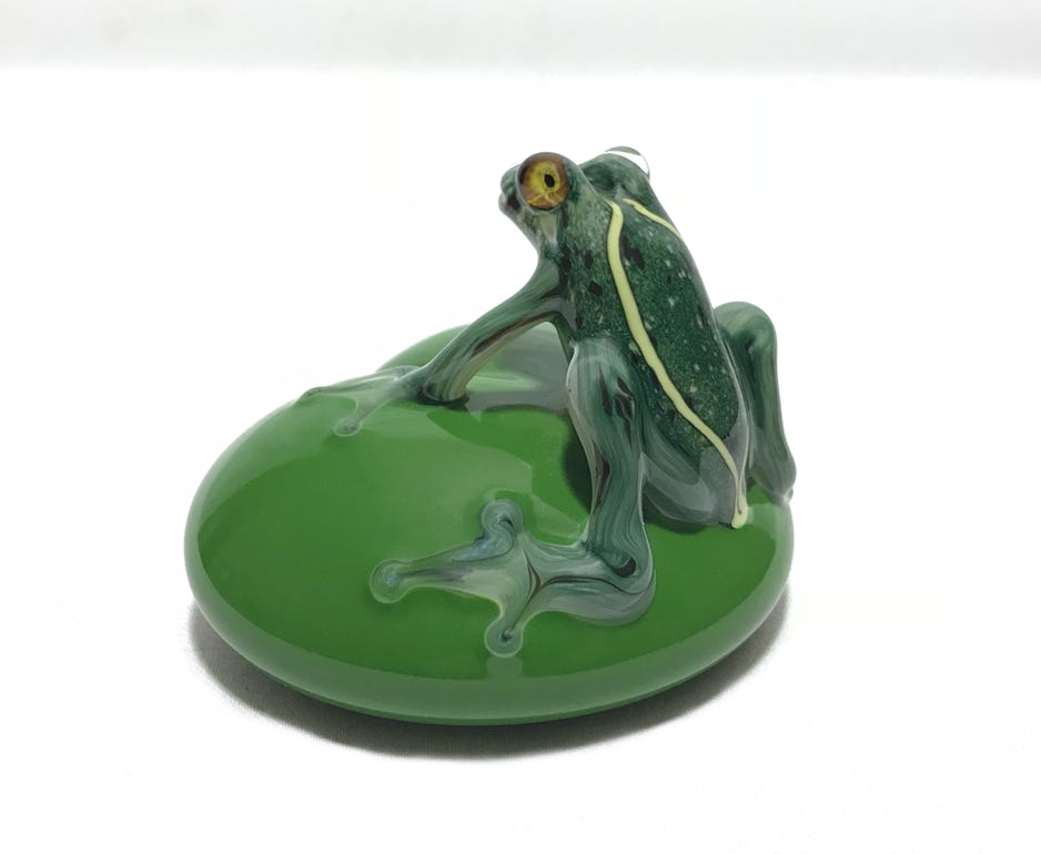 Chris Sherwin Green Frog on Lily Pad Animal Sculpture Series 2017 Sculpted glass, applied torchwork