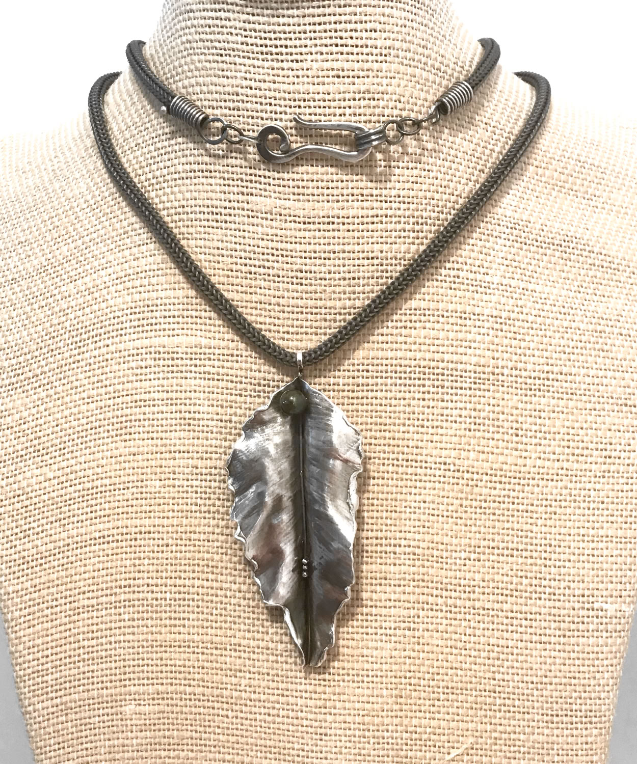 Bonnie North Large leaf with pearl